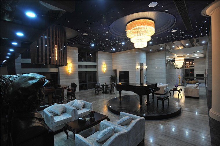 �������b���A���Ƕ������������b��Ч���D