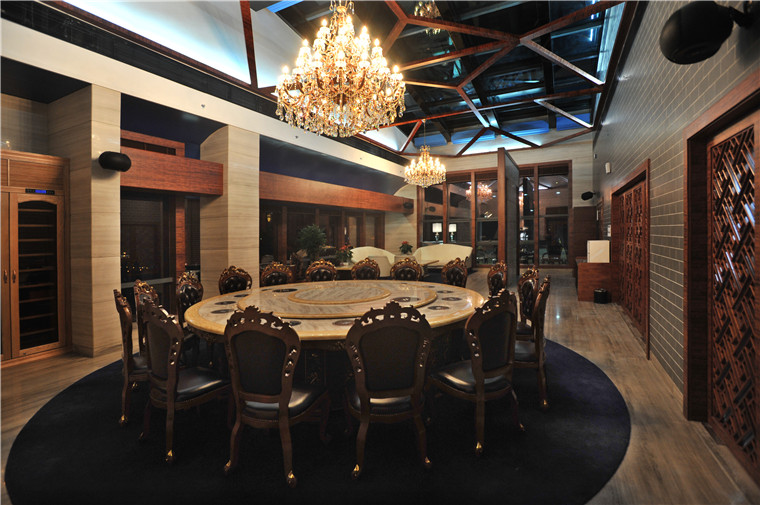 �������b���A���Ƕ������������b��Ч���D