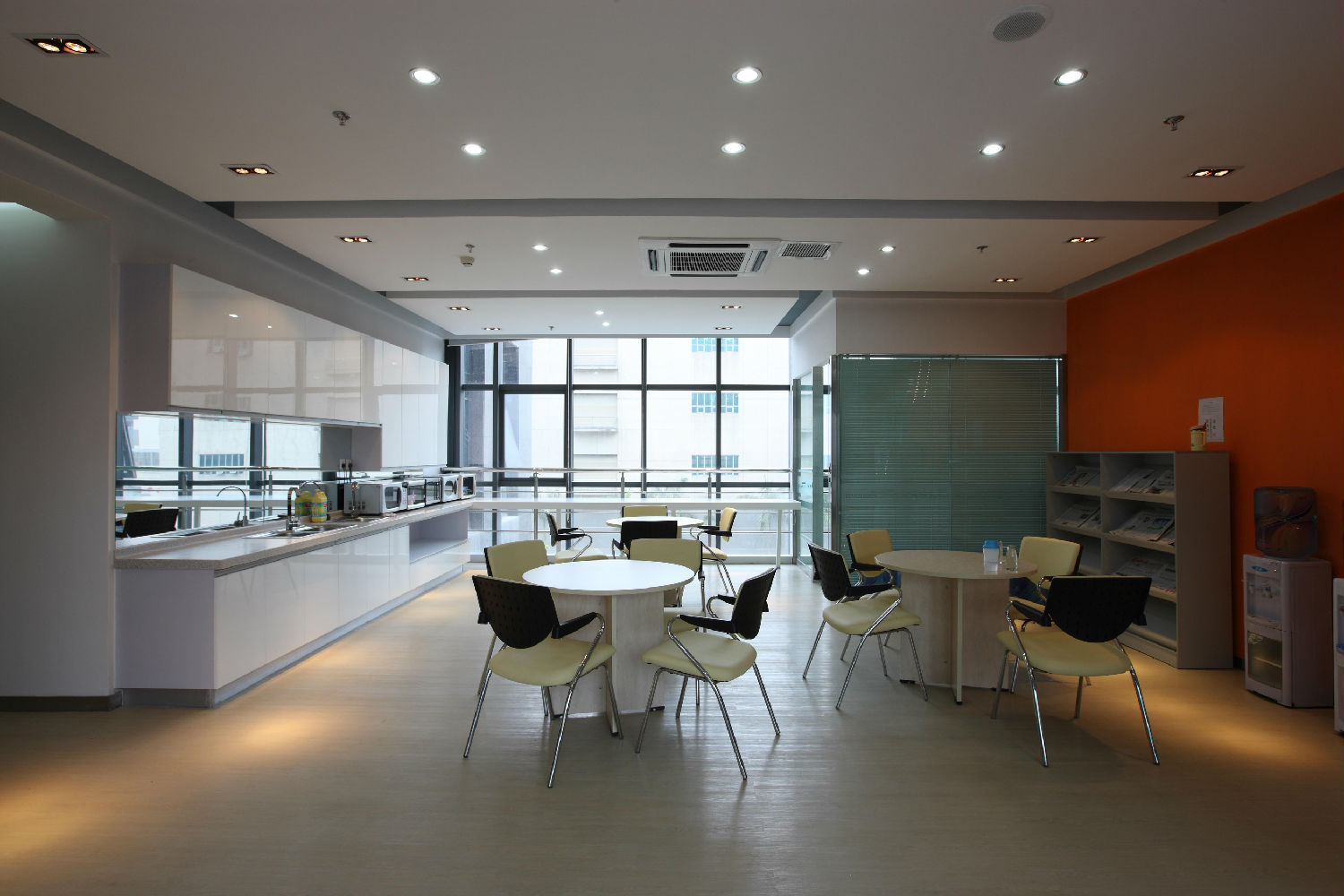 辦公室休息茶水區(qū)裝修實(shí)景